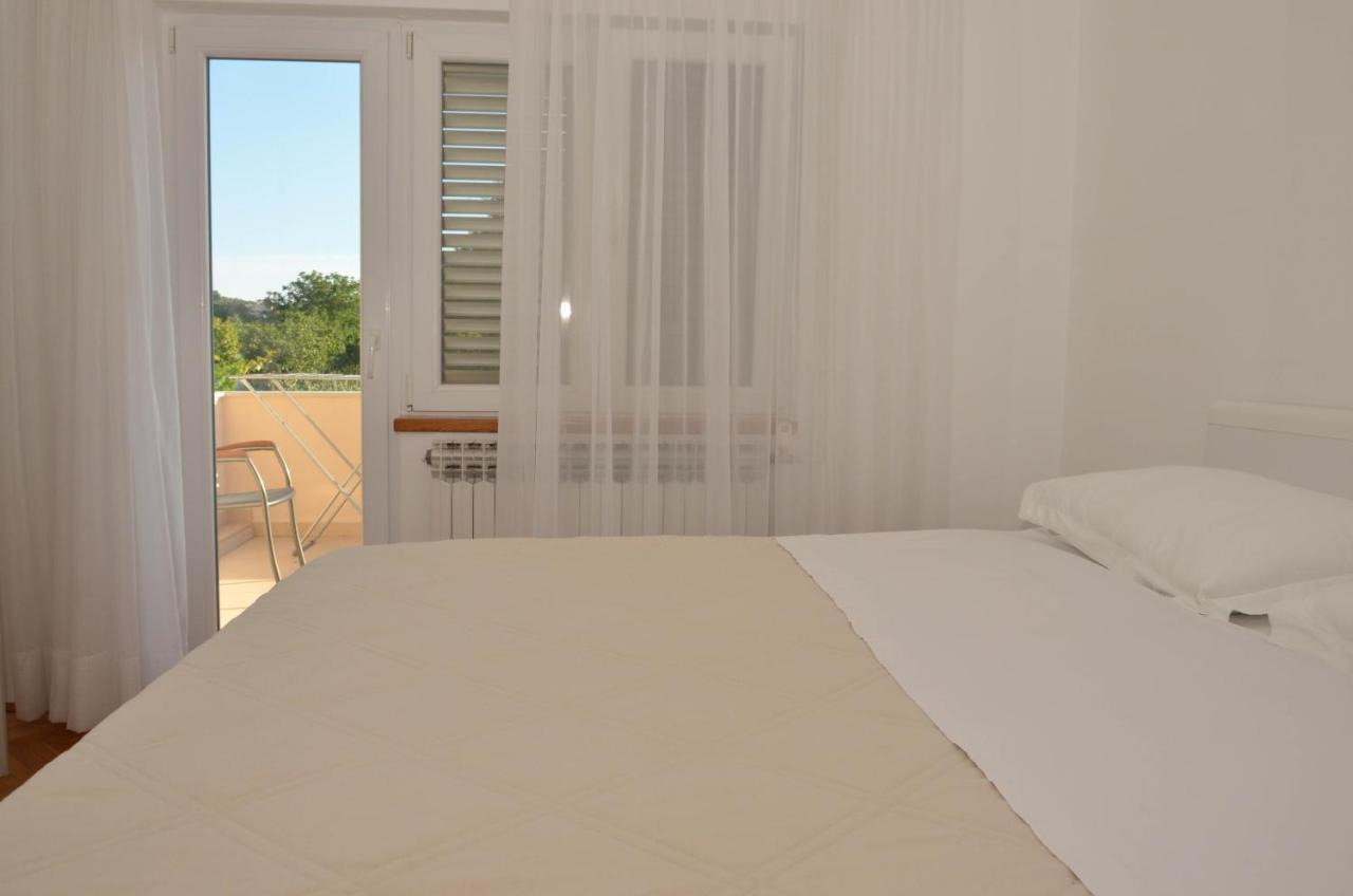 Apartments Tomas Betina  Exterior photo