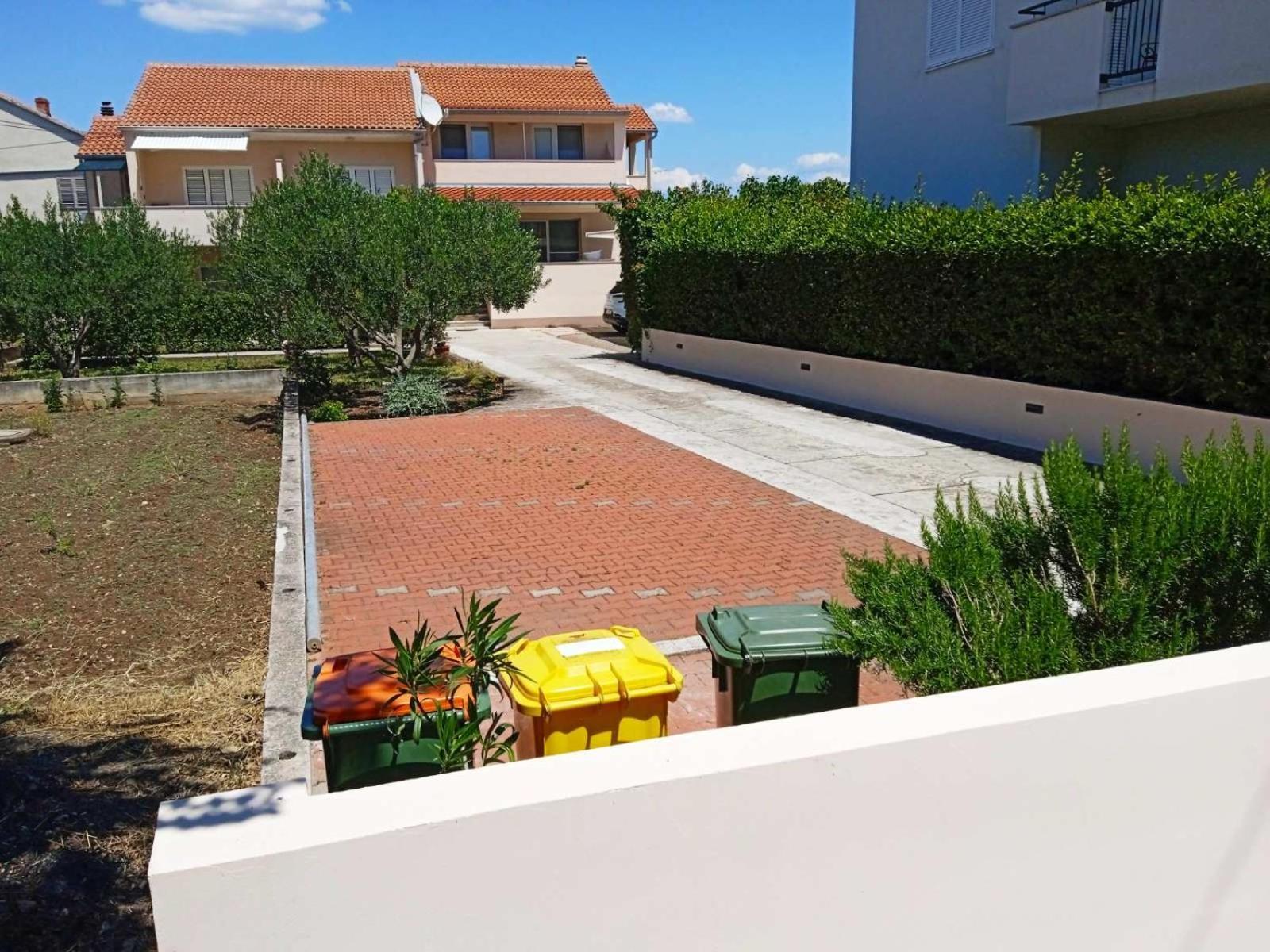 Apartments Tomas Betina  Exterior photo