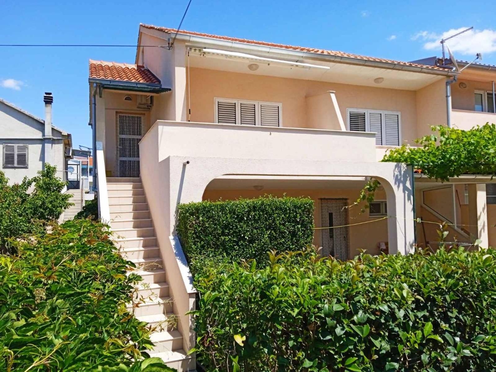 Apartments Tomas Betina  Exterior photo