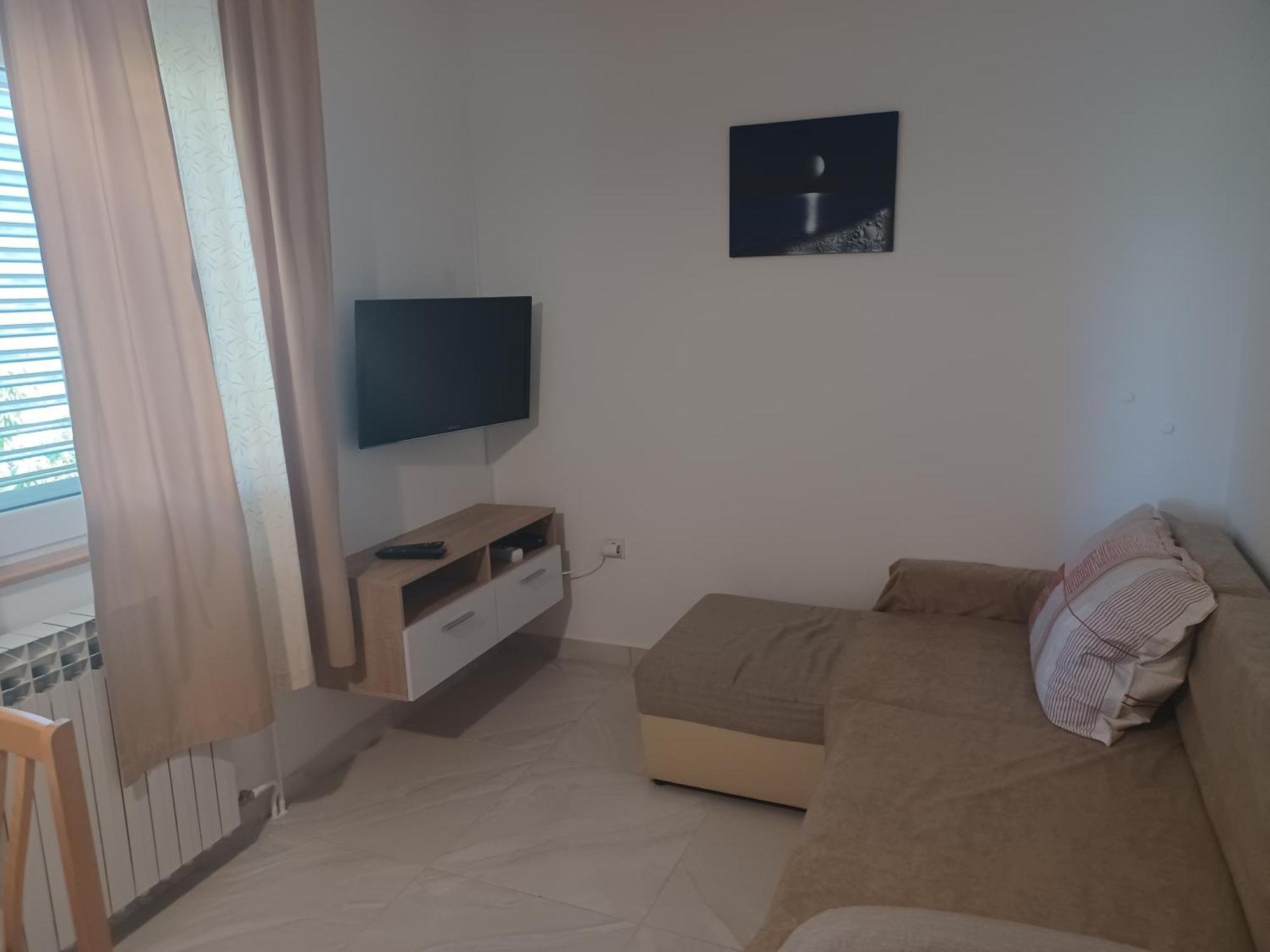 Apartments Tomas Betina  Exterior photo