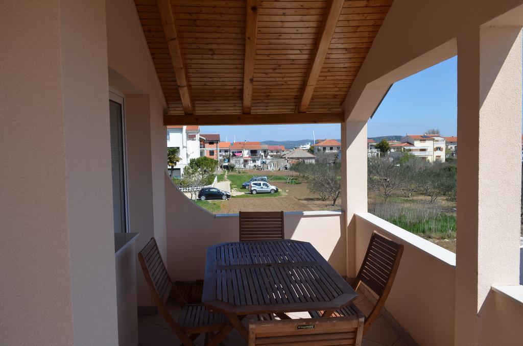 Apartments Tomas Betina  Exterior photo